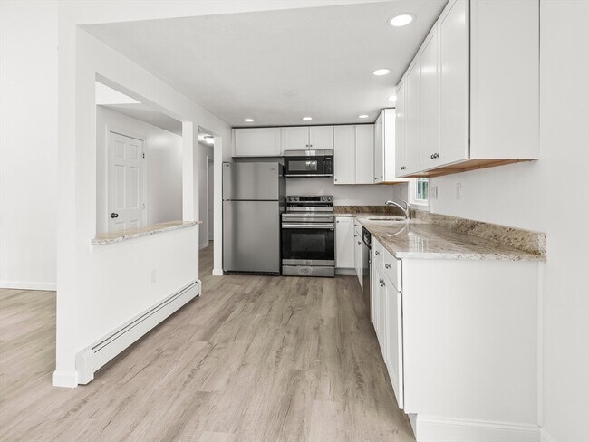 Building Photo - 26 Sidney St