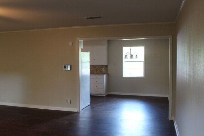 Building Photo - 3012 Tower Dr