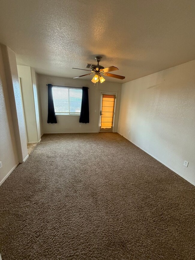 Building Photo - 1315 Paso Robles Ave