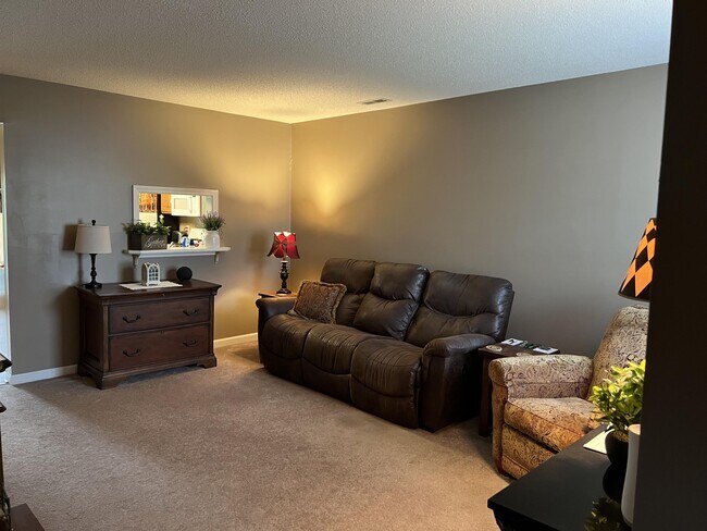 Building Photo - 209 Radford Dr