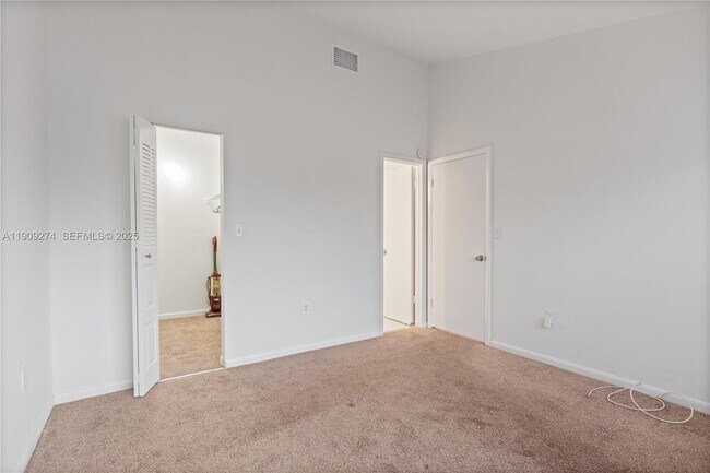 Building Photo - 2331 Dogwood Ct