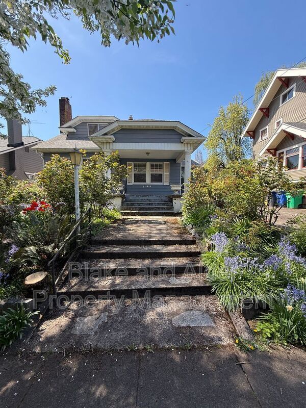 Building Photo - 2825 NE 27th Ave