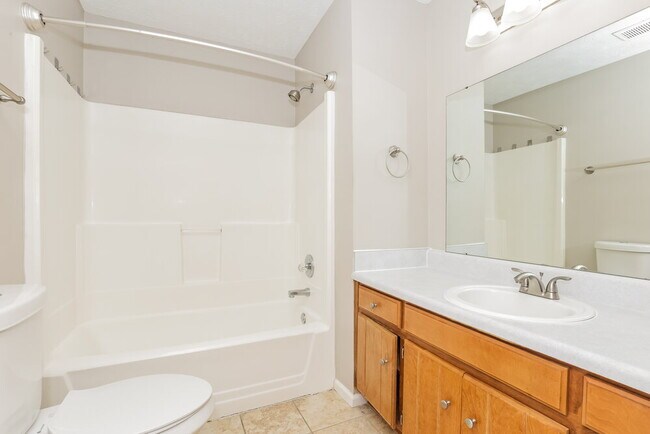 Building Photo - 1106 Lillian Ct