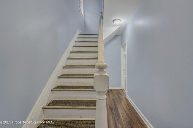 Building Photo - 7 Plum Pl