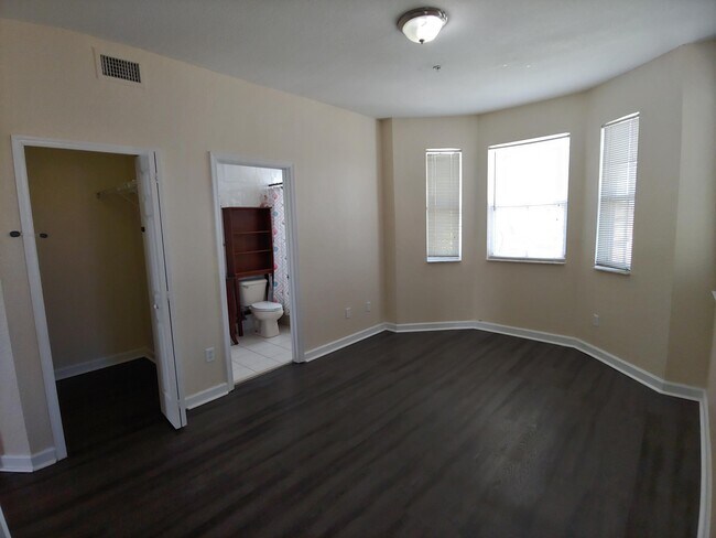 Building Photo - 3106 Shoma Dr