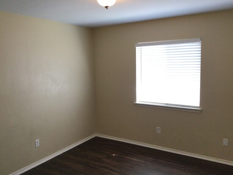 Building Photo - 5589 Hunters Bend Ln