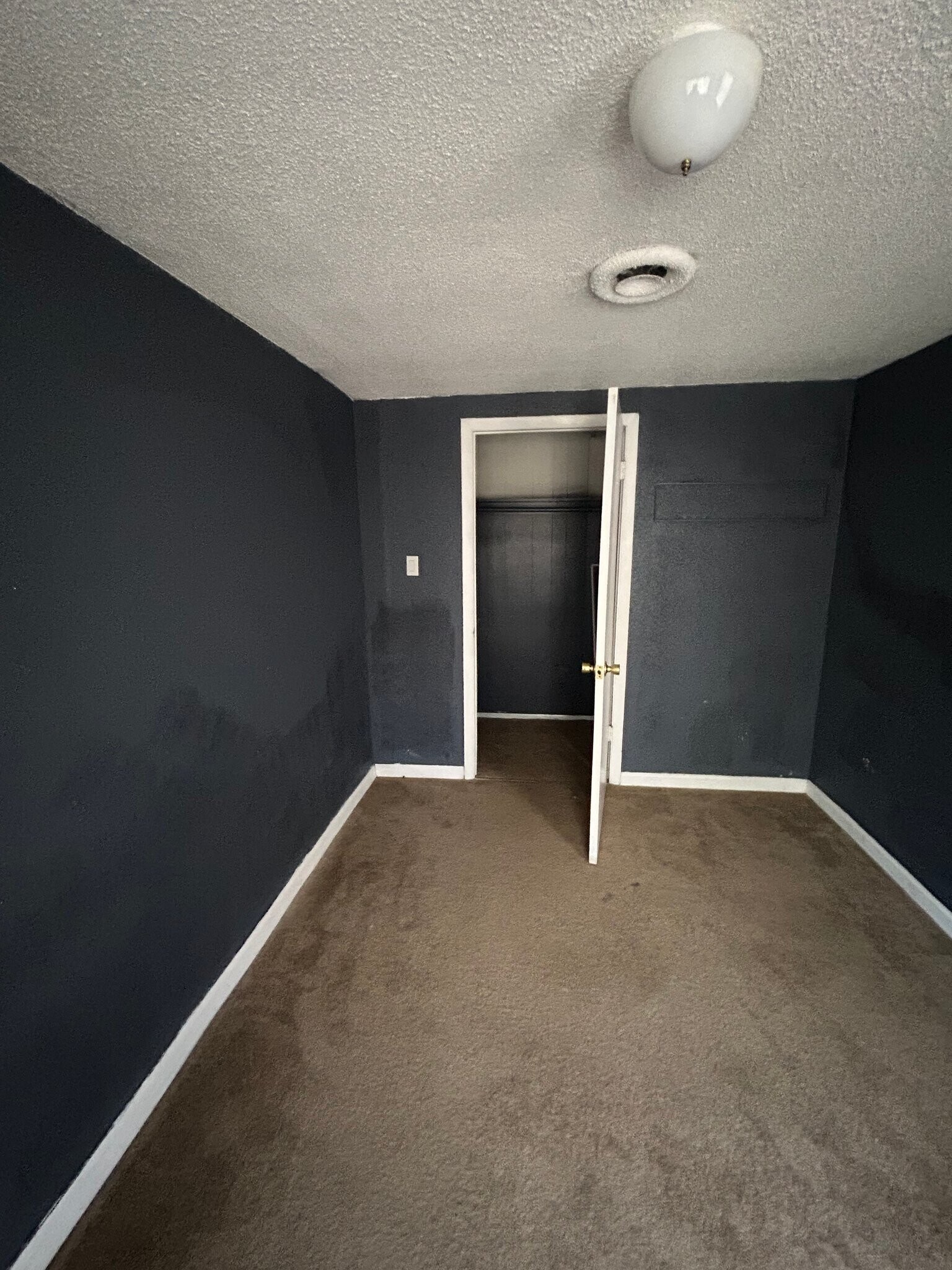 Building Photo - 2032 Milan Ave