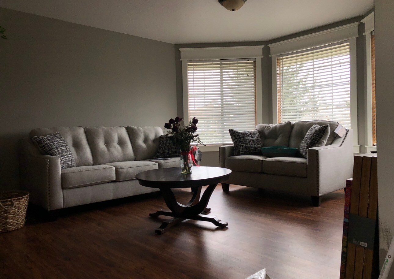 Building Photo - 520 NW Lateen St