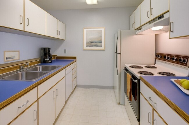 Building Photo - Chugach South