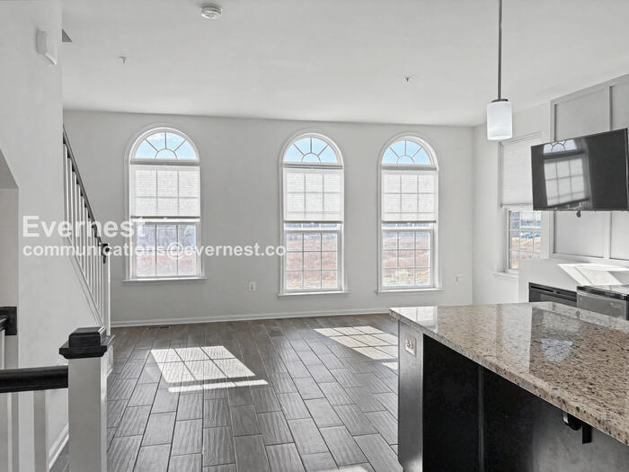 Building Photo - 10612 Presidential Pkwy