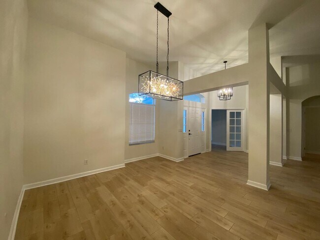 Building Photo - Your Dream Home Awaits! 5 bedroom 3 bath Single Family HOME!!