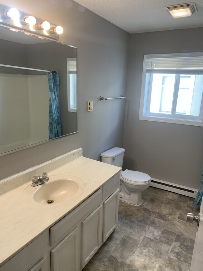 Building Photo - 2609 N Colfax Ave