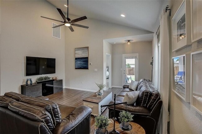 Building Photo - 4316 Rockbrook Farms Ln