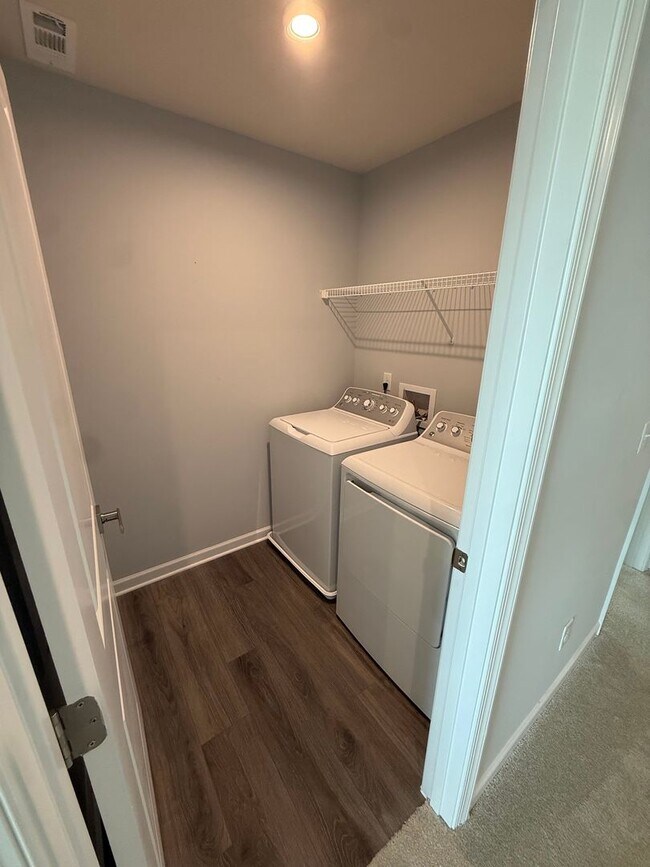 Building Photo - Like-New 4BR Home in Christiana | Open Floor Plan + Large Backyard!