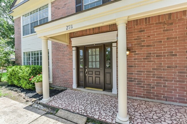 Building Photo - 2711 Weald Way Ct