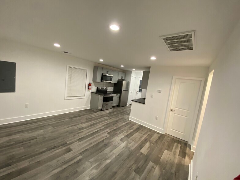 Building Photo - 3407 Adams Ave