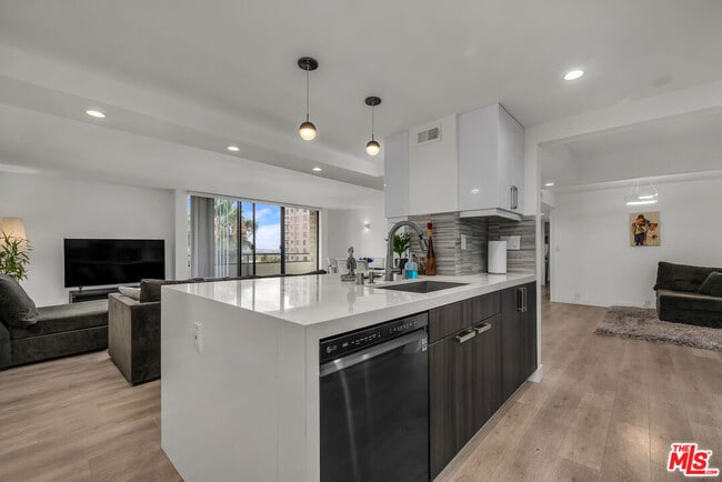 Building Photo - 10535 Wilshire Blvd
