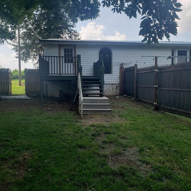 Building Photo - 386 Conewago Dr