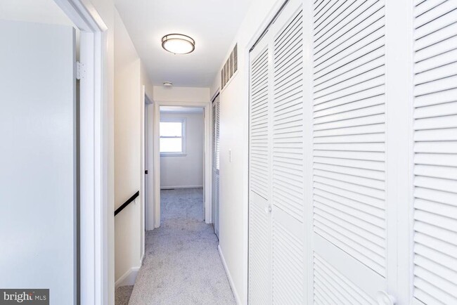 Building Photo - 1117 Circle Dr