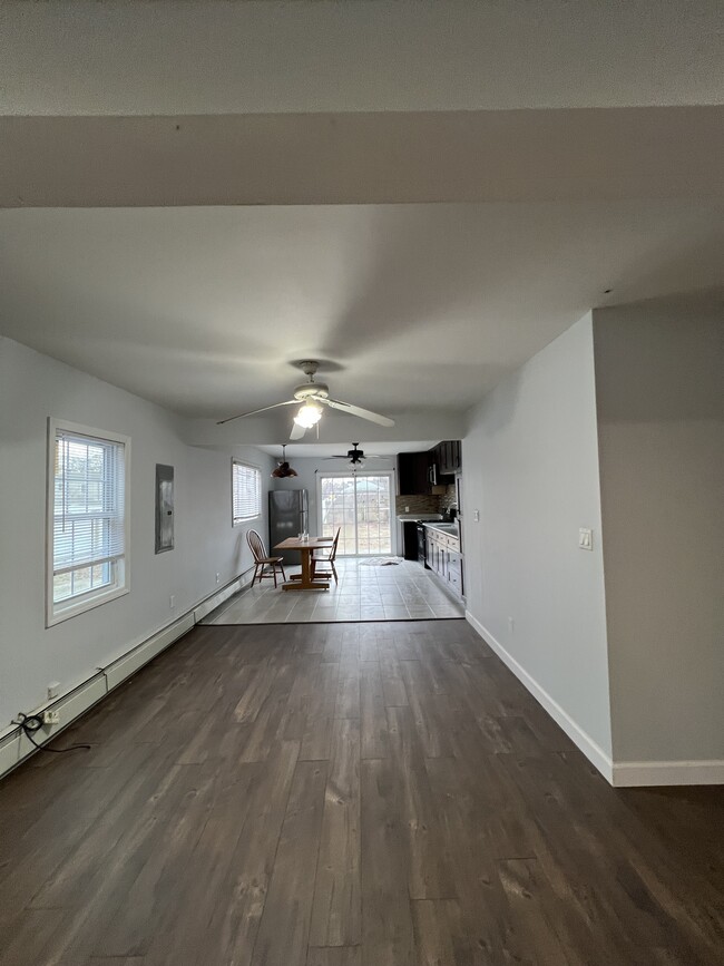 dining area - 10 Janice Ln