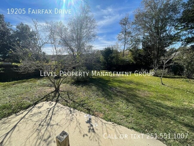 Building Photo - 19205 Fairfax Dr