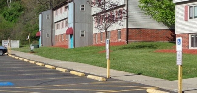 Building Photo - 152 Old Plank Rd