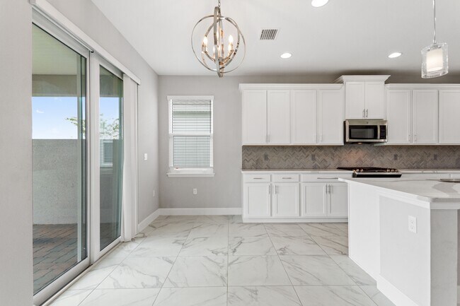 Building Photo - 1125 Victoria Hills Dr S
