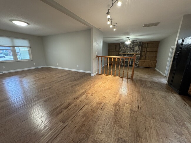 Building Photo - “Spread Out!” — 3 Bed Home with Sun Room + Multiple Living Spaces