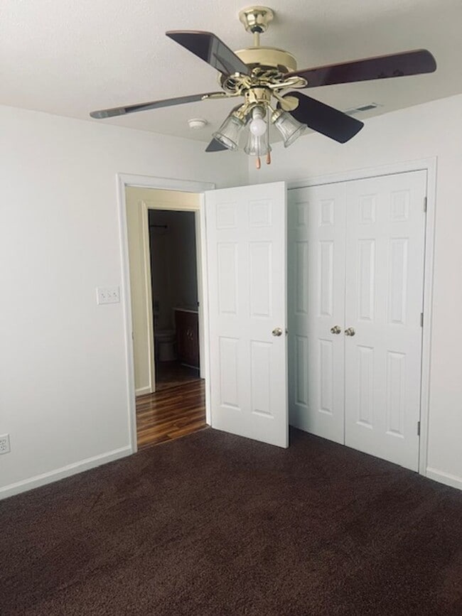 Building Photo - Jordans Crossing