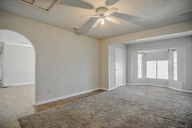 Building Photo - 2641 E Baylor St