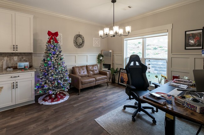 Building Photo - Millbrook Rental!