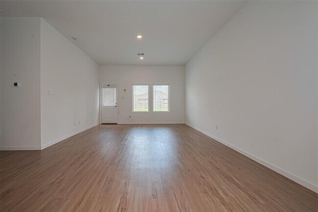 Building Photo - 5110 Sunvalley Bend Dr