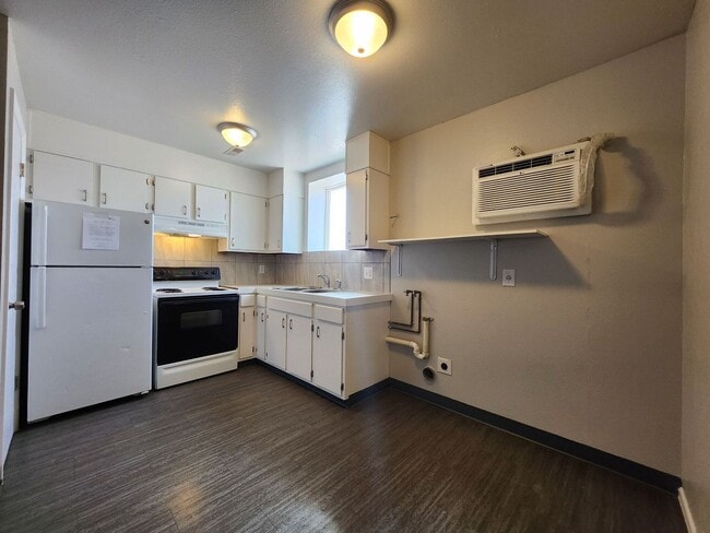 Building Photo - 3501 Baltimore Ave