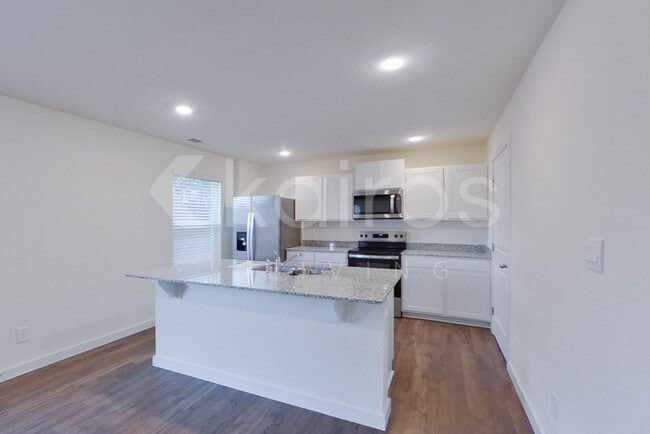 Building Photo - 3912 NE Billie Ln