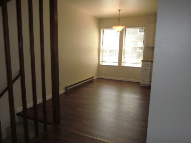 Building Photo - 3200 Azalea Dr