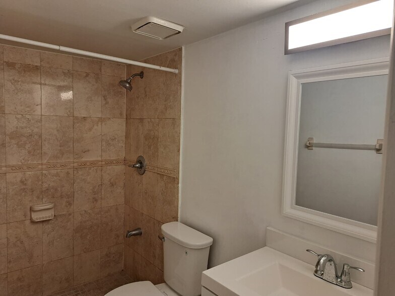 2nd Bathroom - 5525 W 26th Ct