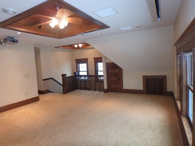 Building Photo - 2723-25-25A N Downer