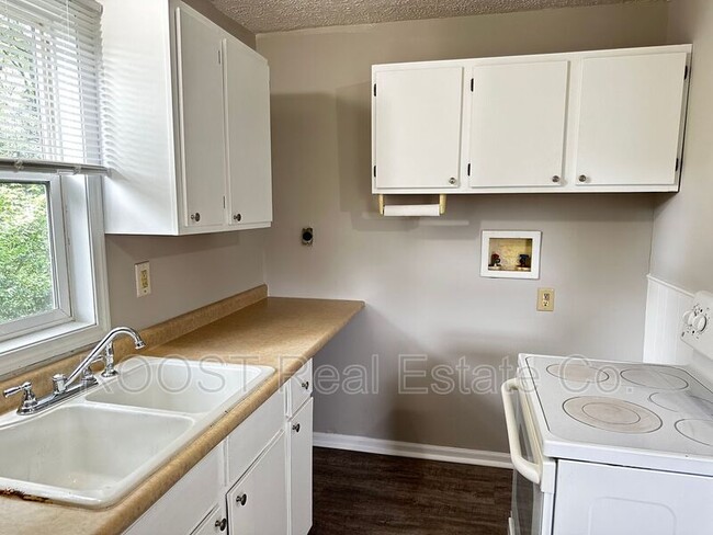 Building Photo - 1195 Faber Ave