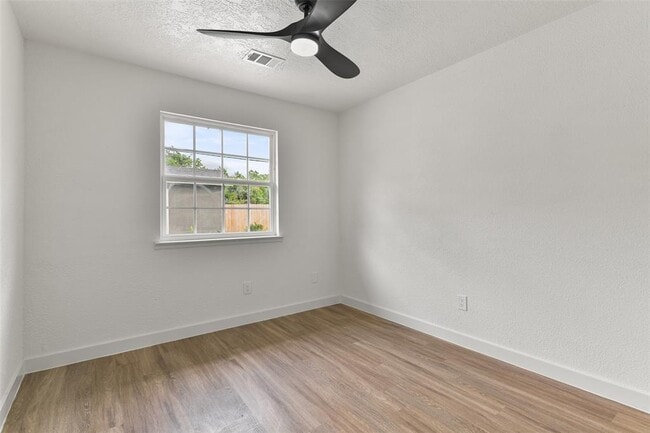 Building Photo - 502 Dixie Dr