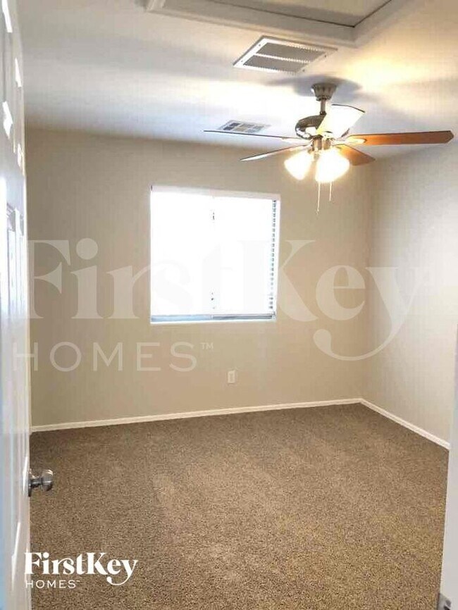 Building Photo - 29125 N Yellow Bee Dr