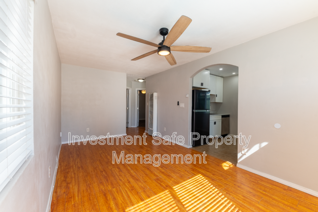 Building Photo - 821 39th St