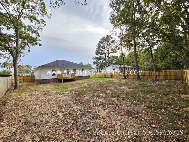 Building Photo - 402 Cherry St | $1495 | 3 beds, 2 full baths