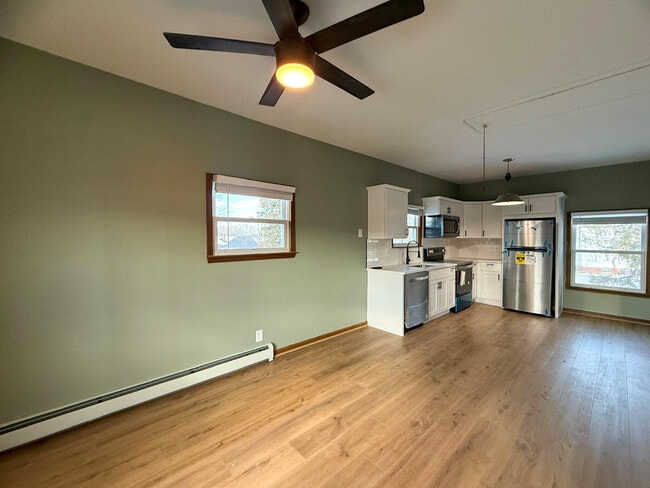 Building Photo - 36465 Main St