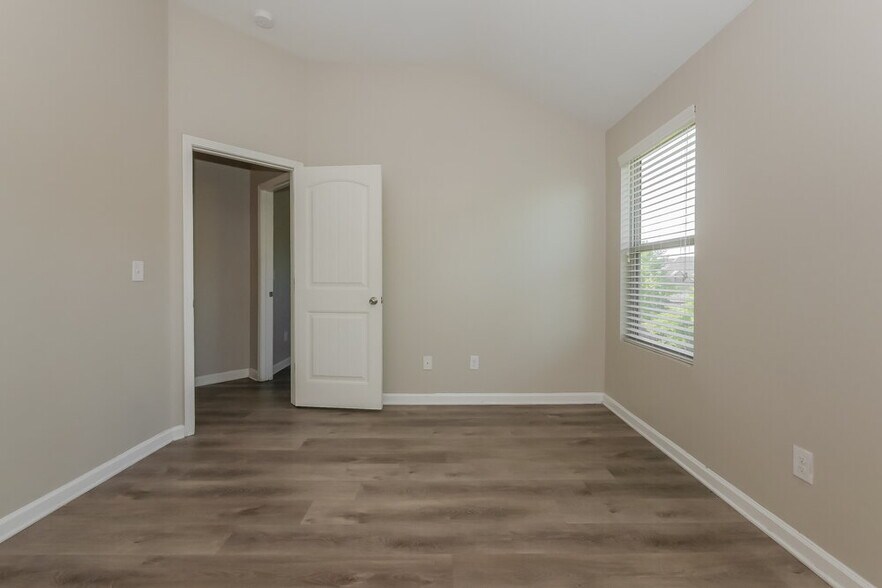 Building Photo - 1817 Crandon Ct