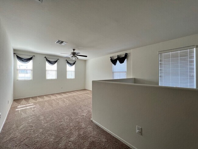 Building Photo - 2880 E Binner Dr