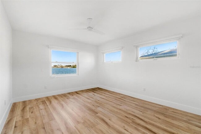 Building Photo - 7160 Shore Dr S