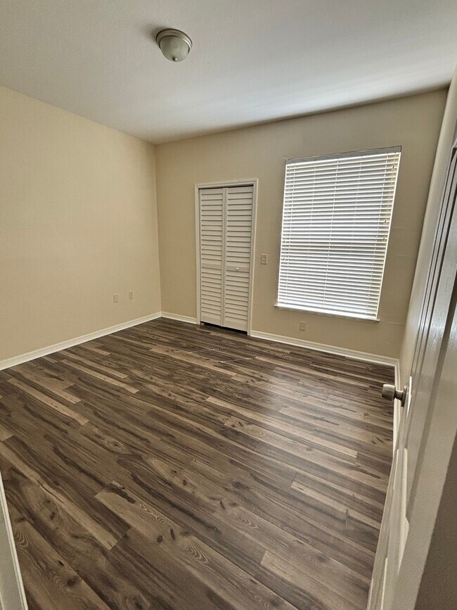 Building Photo - 1375 Lake Shadow Cir