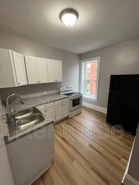 Building Photo - 243 W 11th St