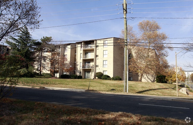 Building Photo - Edsall Bluff