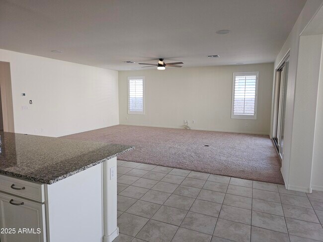 Building Photo - 8622 W Rancho Dr